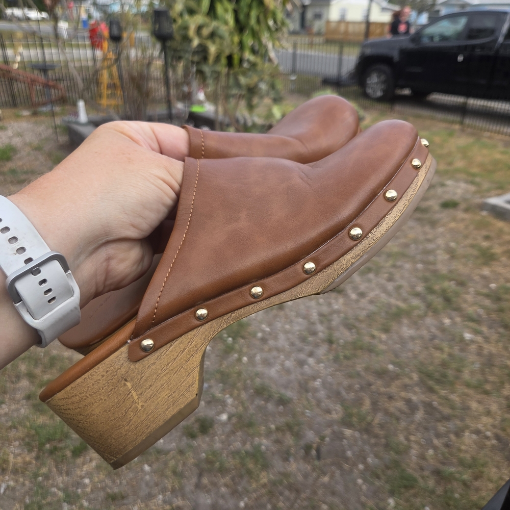 Universal Thread Tan Studded Leather Clogs